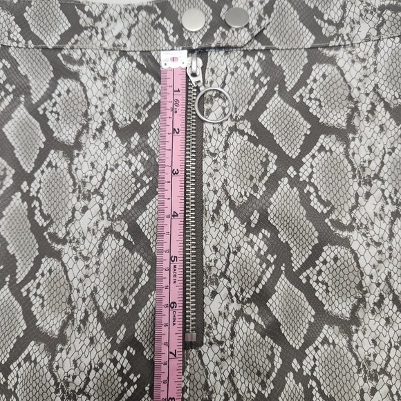 [4] Gray Snake Skin Imitation Leather Mini Skirt - Picture 5 of 7